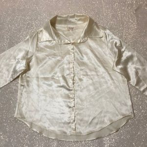 BRANDY MELVILLE SILKY BUTTON DOWN